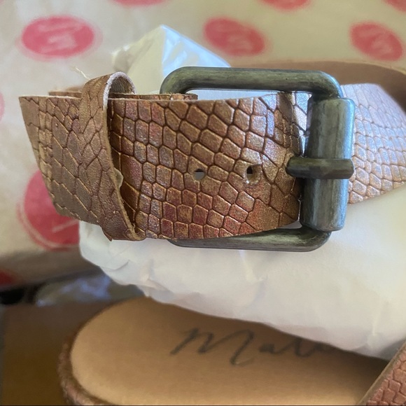 MATISSE RUNAWAY ROSE GOLD SNAKE PLATFORM SANDALS/7 - Picture 4 of 13